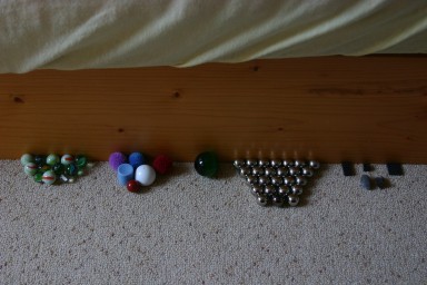 под­ре­де­ни топ­че­та  | ordered marbles   