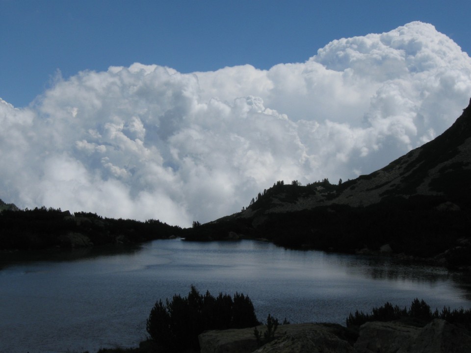 облак зад Попово езеро,Пирин | cloud behind Popovo lake, Pirin
